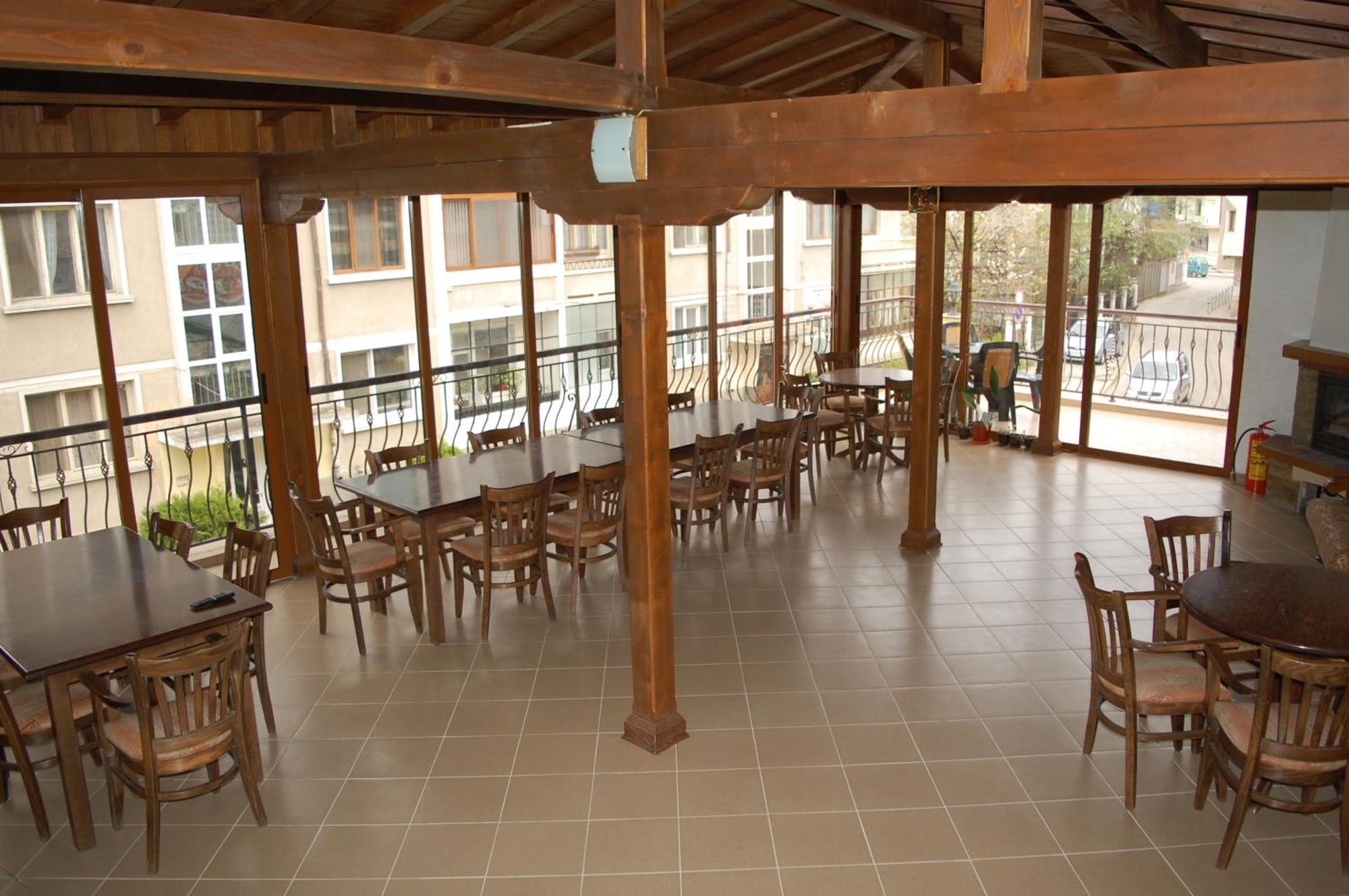 Hotel Vitosha Tryavna Exterior photo