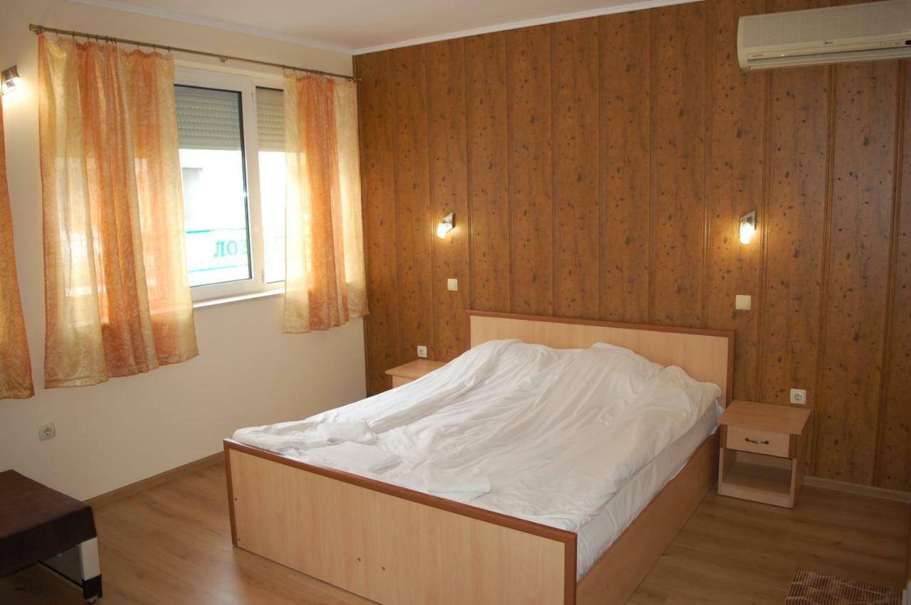 Hotel Vitosha Tryavna Exterior photo