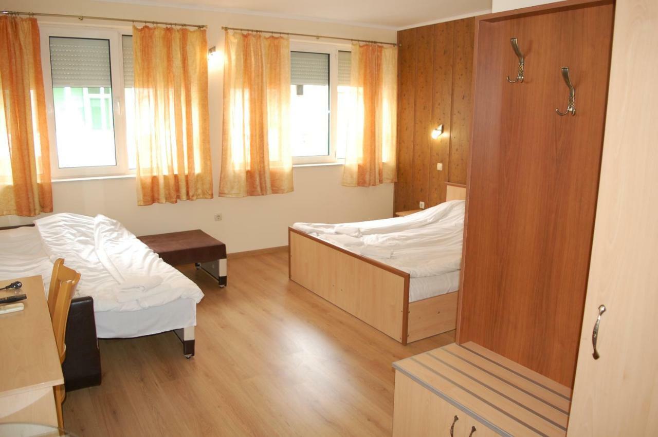 Hotel Vitosha Tryavna Exterior photo