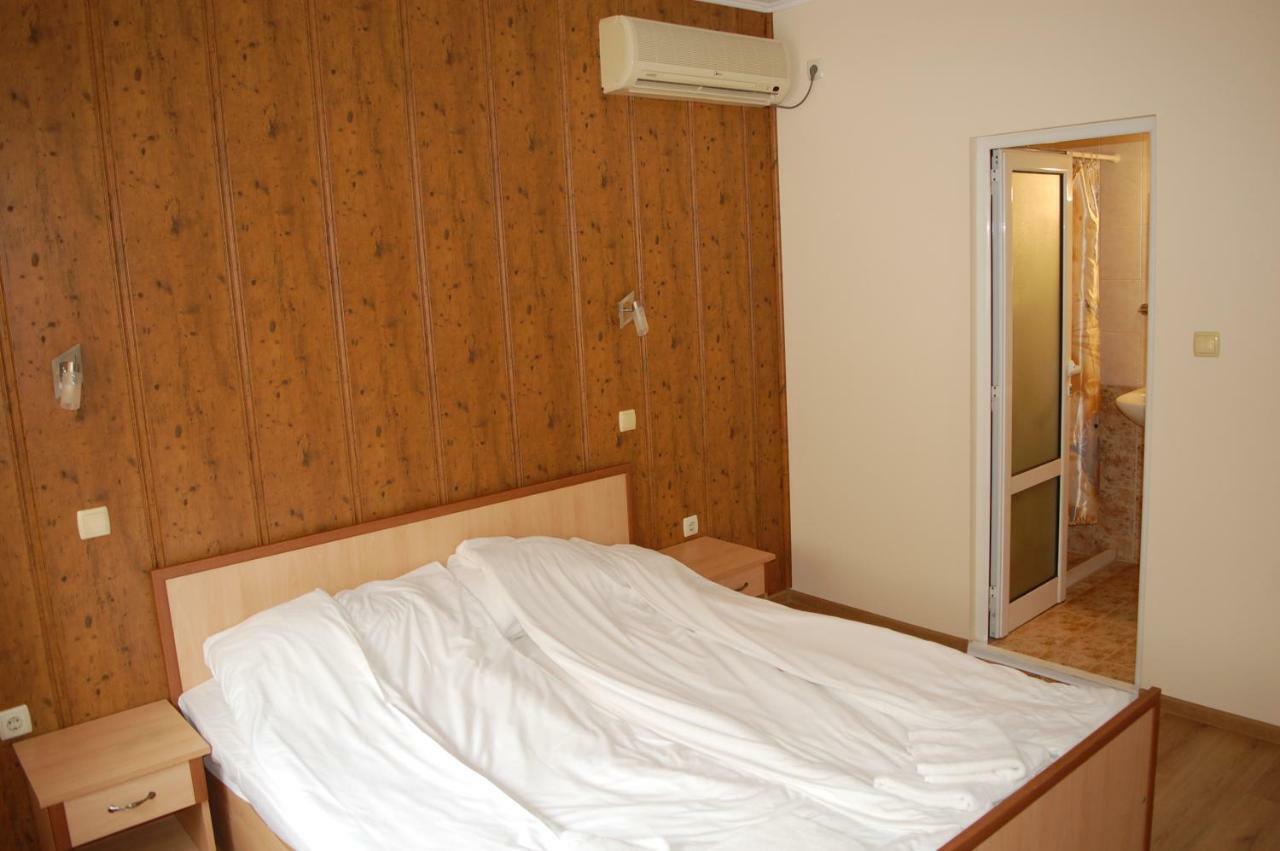 Hotel Vitosha Tryavna Exterior photo