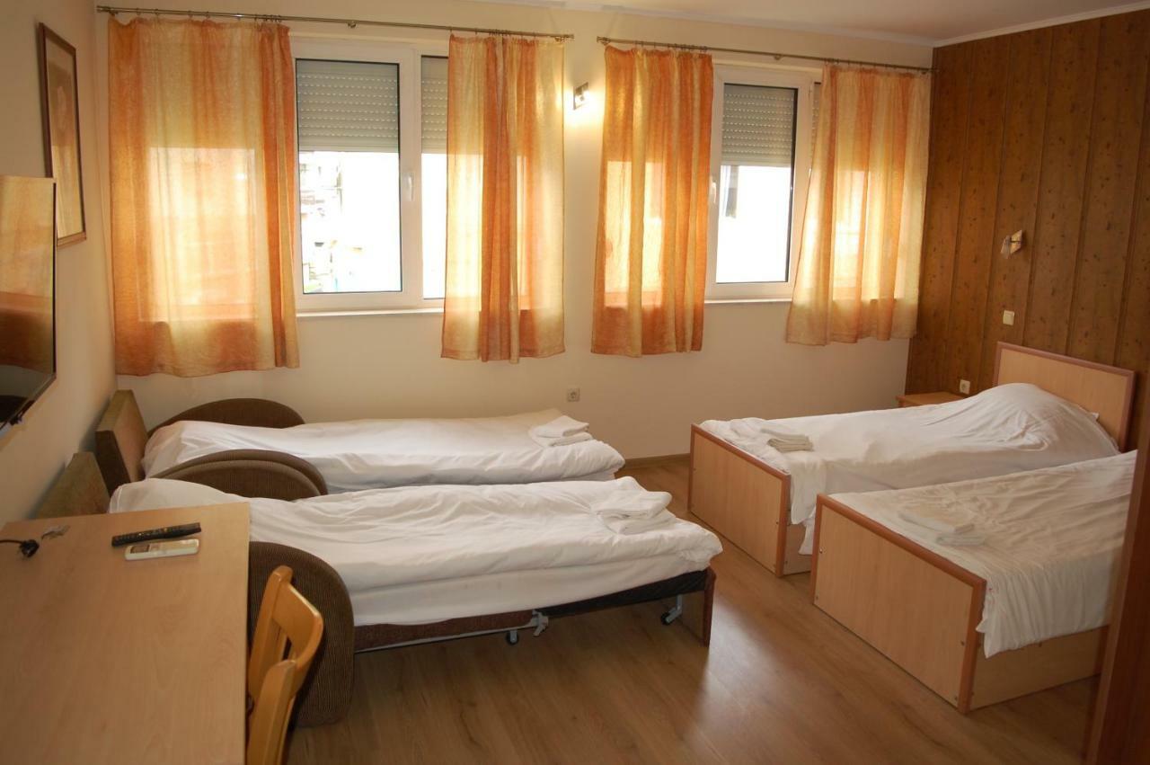 Hotel Vitosha Tryavna Exterior photo